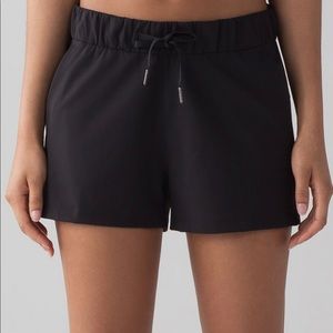 lululemon on the fly short